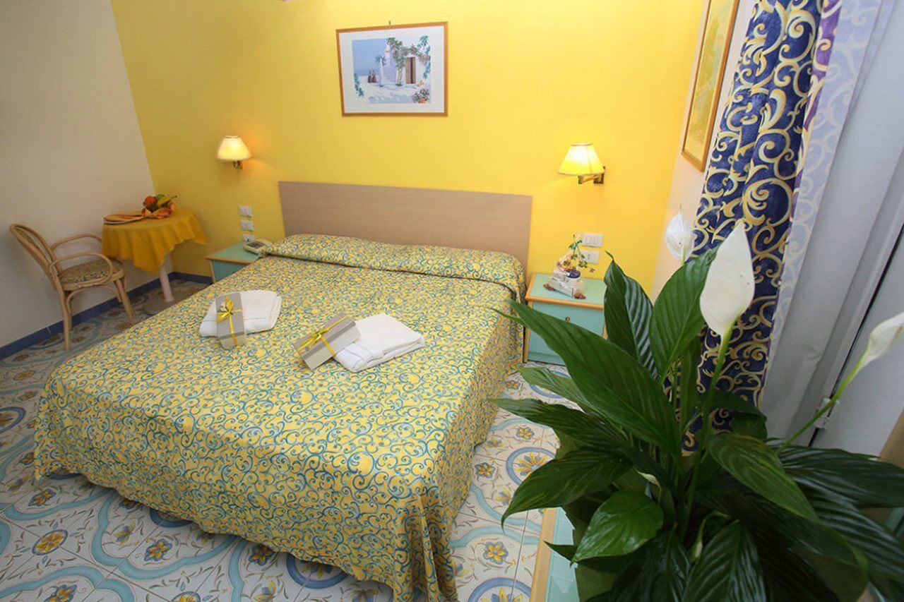 Hotel Solemare Beach & Beauty Spa Ischia Esterno foto